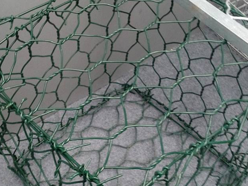 包塑石笼网