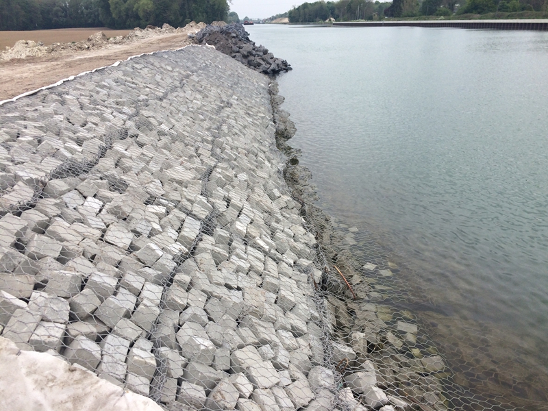 堤坝雷诺护垫