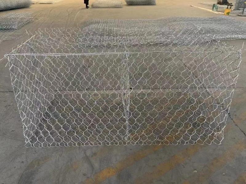 铅丝石笼护坡